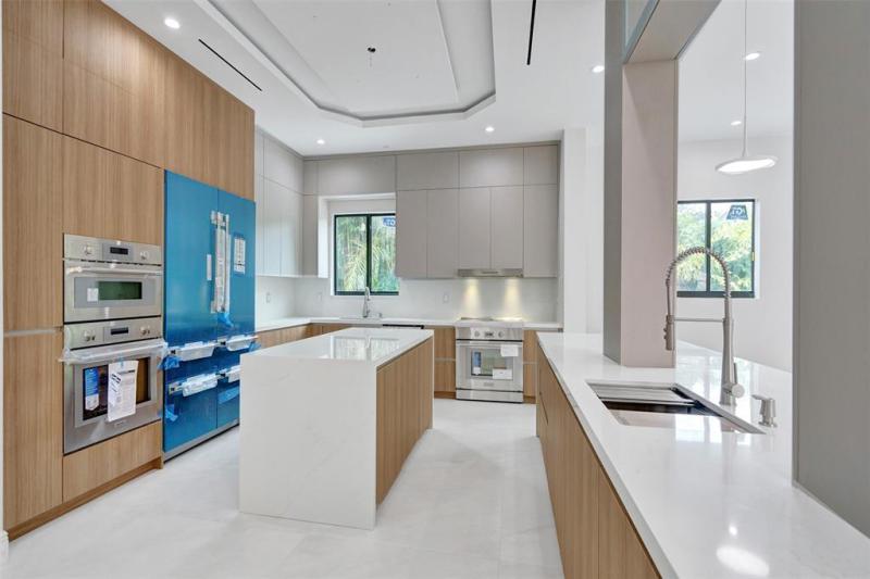  Single Family Homes Photo 13: 11951 SW 3rd St  Plantation,  FL 33325