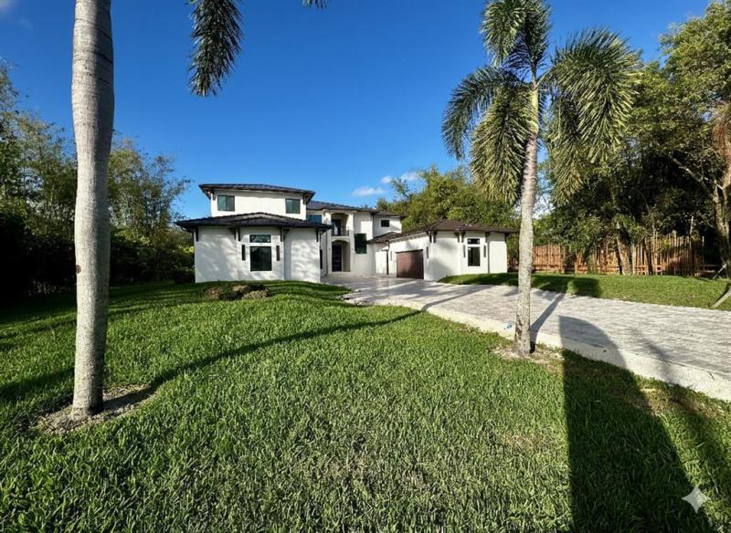  Single Family Homes Photo 3: 11951 SW 3rd St  Plantation,  FL 33325