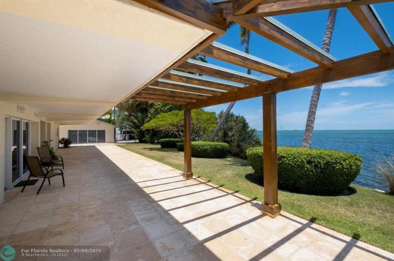  Single Family Homes Photo 21: 170 Sapodilla Dr  Islamorada,  FL 33036