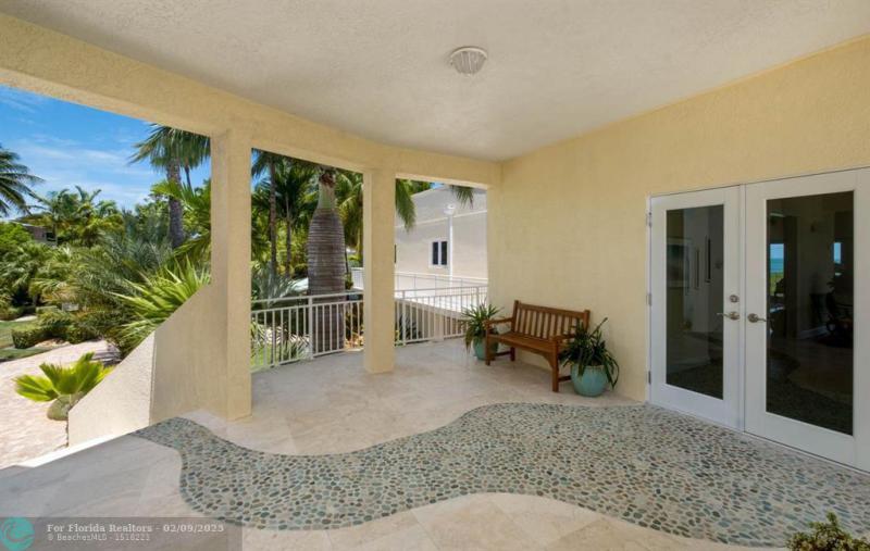  Single Family Homes Photo 22: 170 Sapodilla Dr  Islamorada,  FL 33036