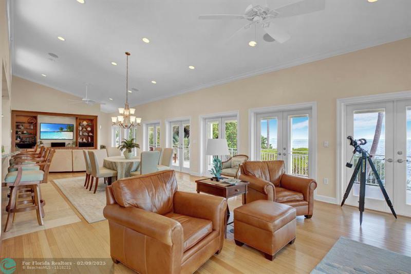  Single Family Homes Photo 26: 170 Sapodilla Dr  Islamorada,  FL 33036