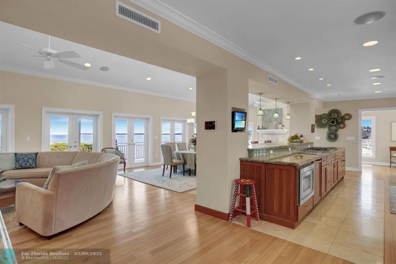  Single Family Homes Photo 32: 170 Sapodilla Dr  Islamorada,  FL 33036
