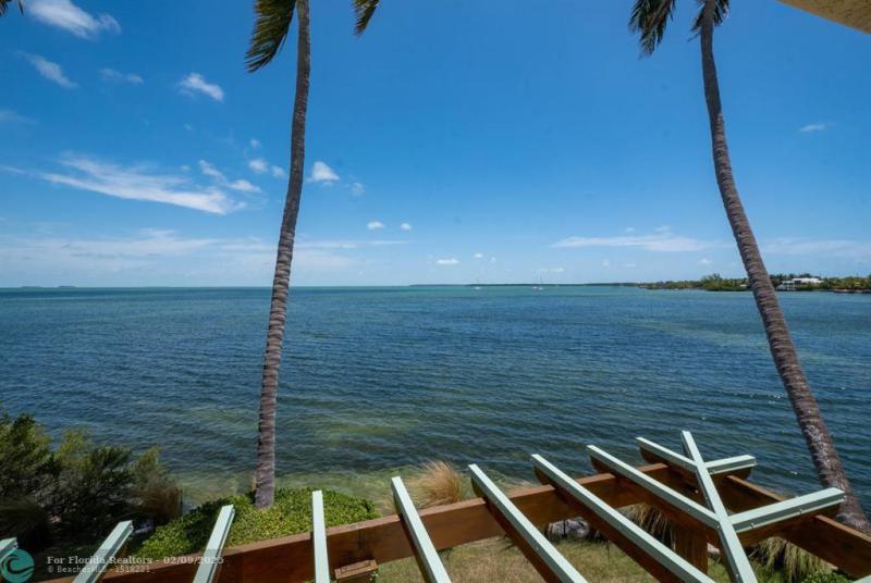  Single Family Homes Photo 38: 170 Sapodilla Dr  Islamorada,  FL 33036
