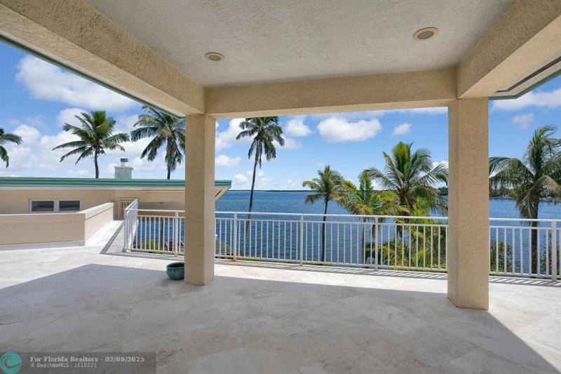  Single Family Homes Photo 53: 170 Sapodilla Dr  Islamorada,  FL 33036