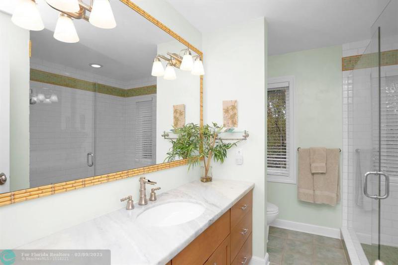  Single Family Homes Photo 56: 170 Sapodilla Dr  Islamorada,  FL 33036