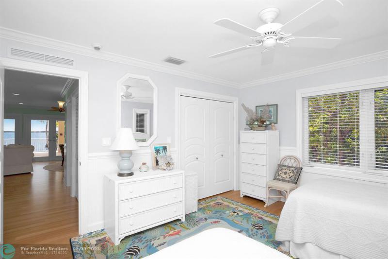  Single Family Homes Photo 58: 170 Sapodilla Dr  Islamorada,  FL 33036