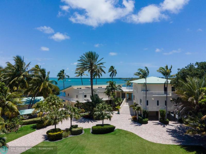  Single Family Homes Photo 6: 170 Sapodilla Dr  Islamorada,  FL 33036