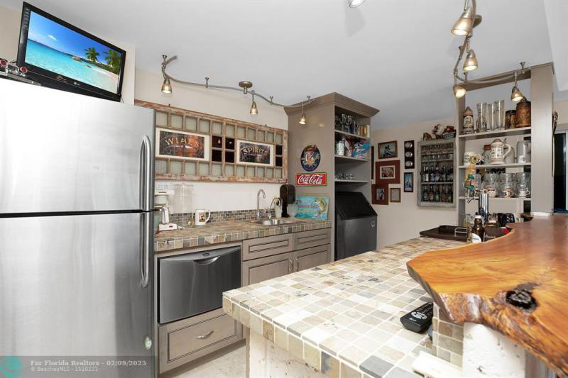  Single Family Homes Photo 64: 170 Sapodilla Dr  Islamorada,  FL 33036