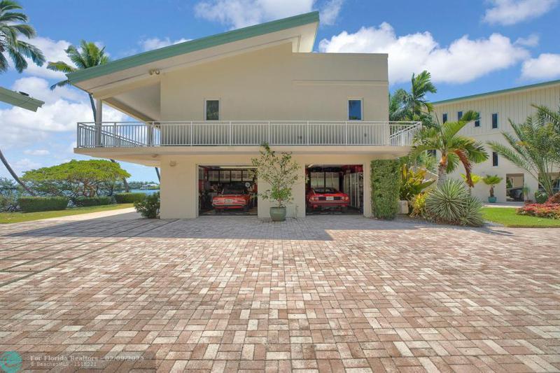  Single Family Homes Photo 67: 170 Sapodilla Dr  Islamorada,  FL 33036