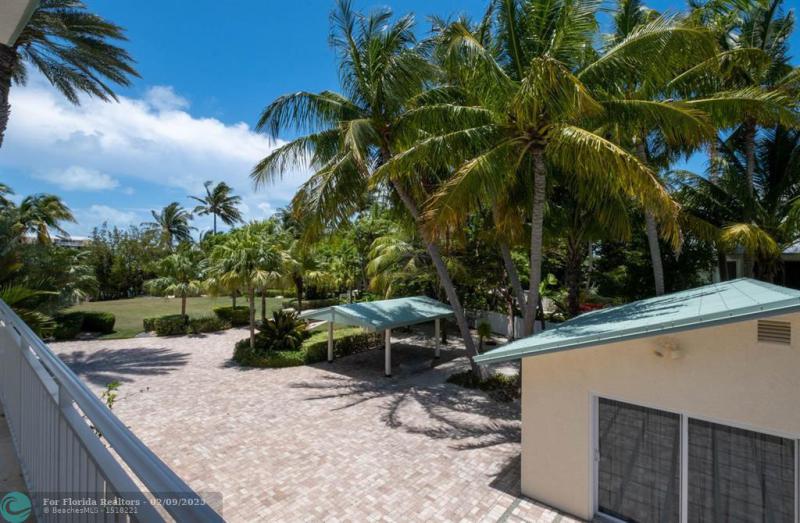  Single Family Homes Photo 73: 170 Sapodilla Dr  Islamorada,  FL 33036