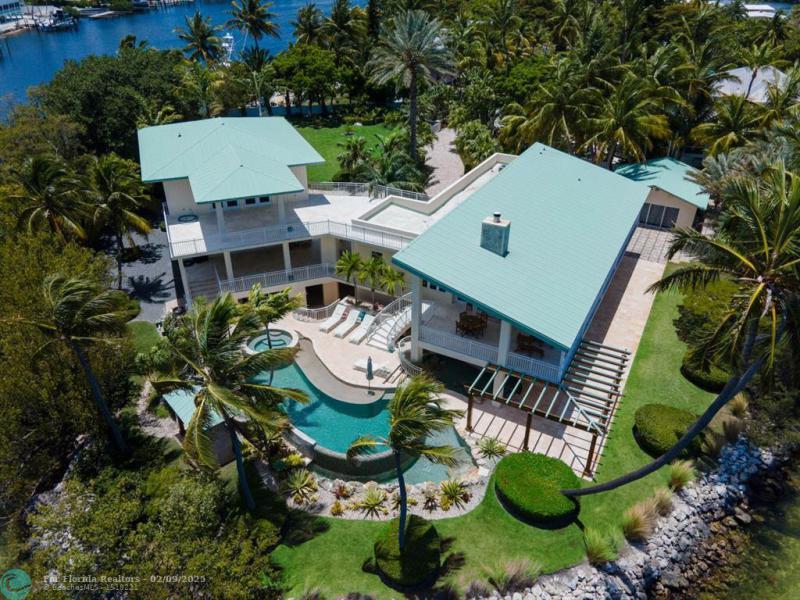  Single Family Homes Photo 75: 170 Sapodilla Dr  Islamorada,  FL 33036