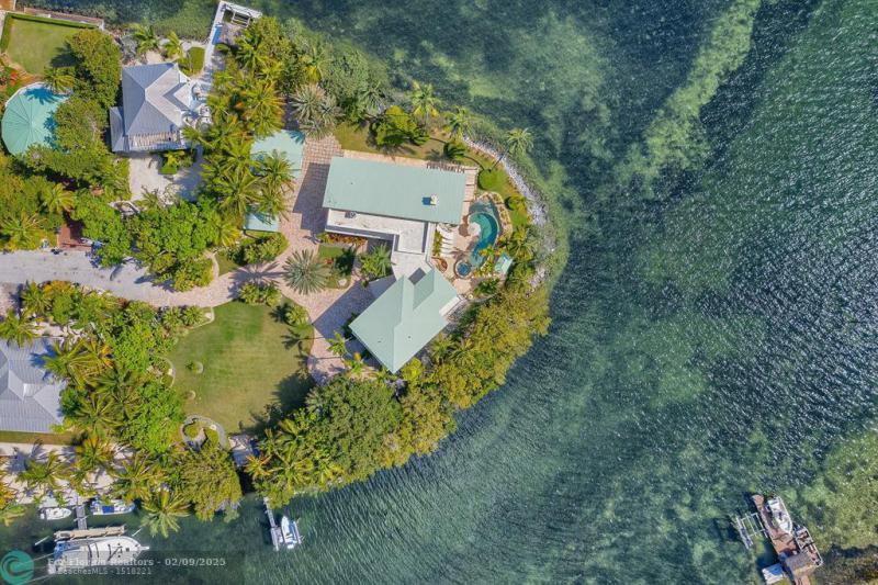  Single Family Homes Photo 79: 170 Sapodilla Dr  Islamorada,  FL 33036