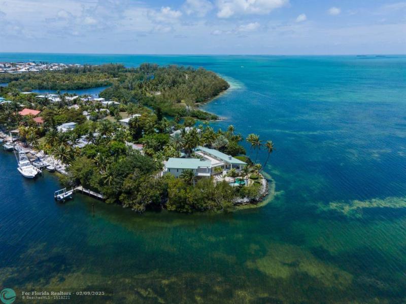  Single Family Homes Photo 80: 170 Sapodilla Dr  Islamorada,  FL 33036