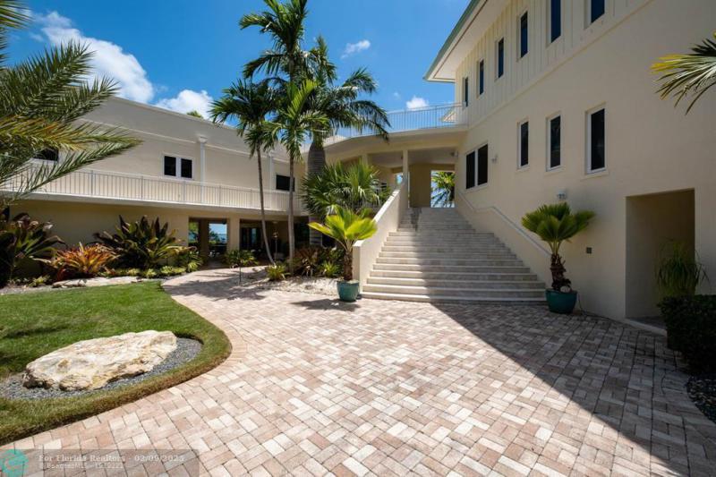  Single Family Homes Photo 9: 170 Sapodilla Dr  Islamorada,  FL 33036