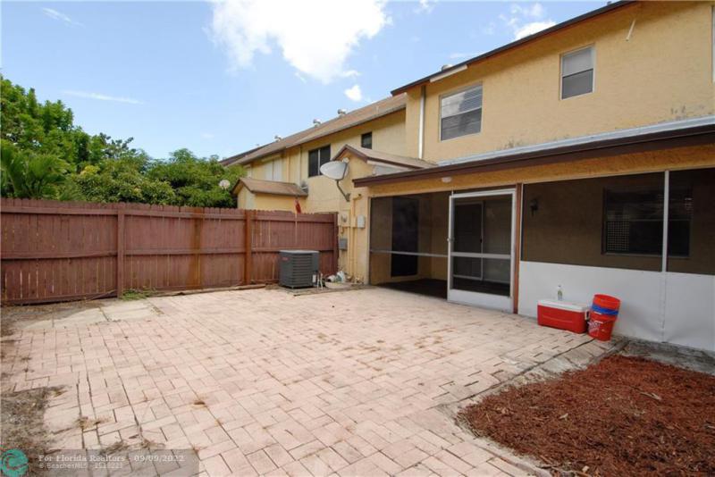  Condo & Townhome Photos