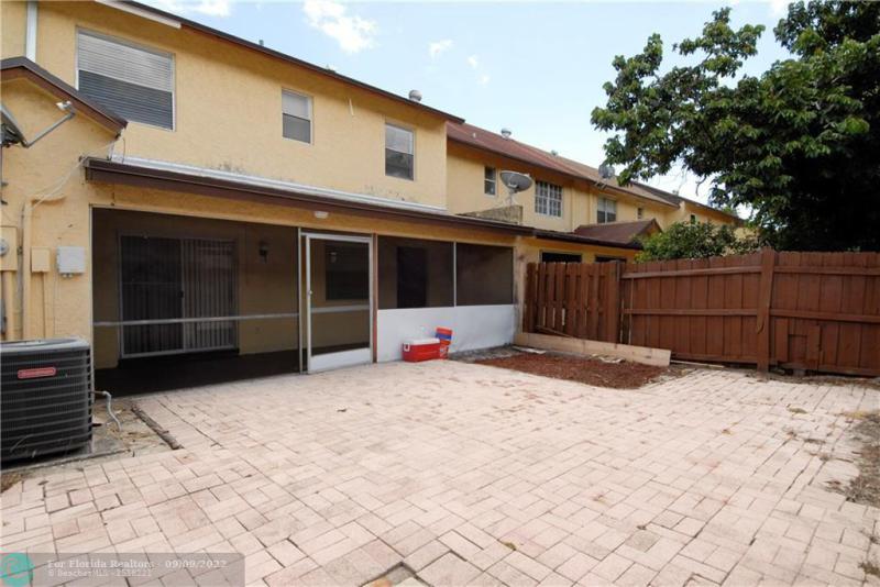  Condo & Townhome Photos
