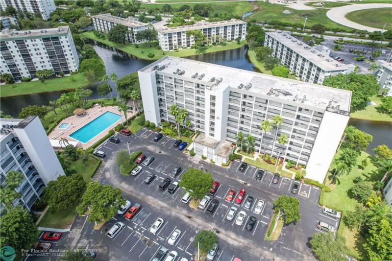  Condo & Townhome Photos