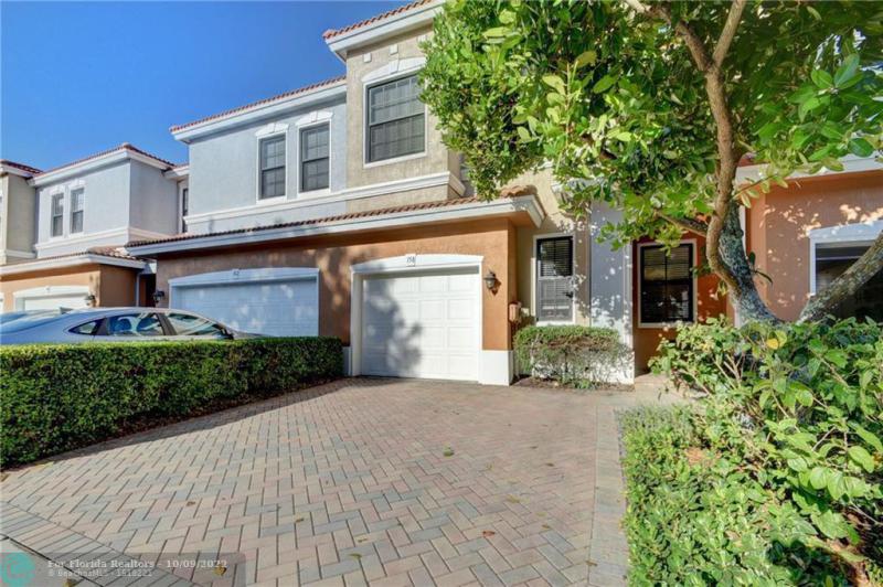  Condo & Townhome Photos