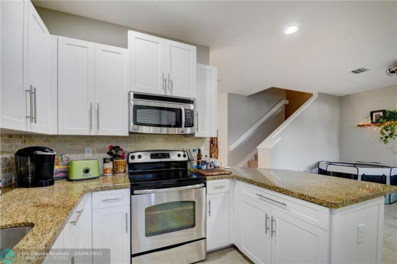  Condo & Townhome Photos