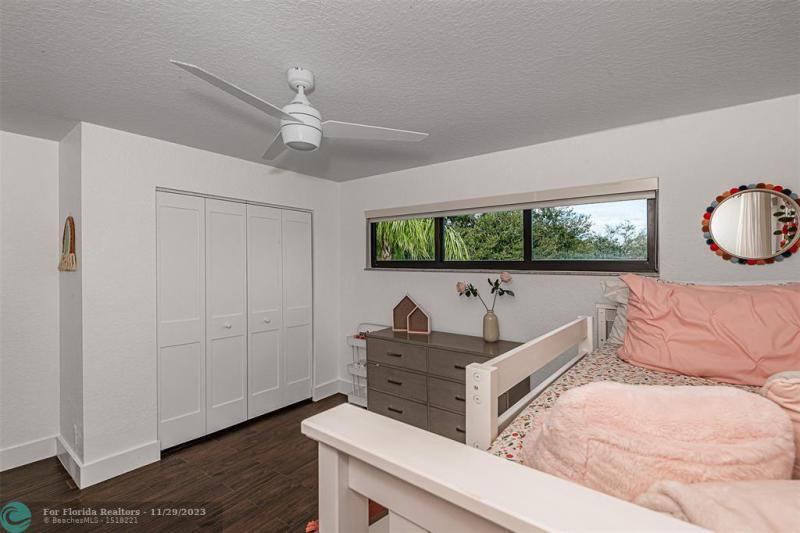  Single Family Homes Photo 24: 3541 Carlton Ln  Davie,  FL 33330