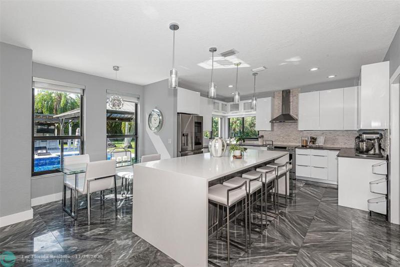  Single Family Homes Photo 8: 3541 Carlton Ln  Davie,  FL 33330