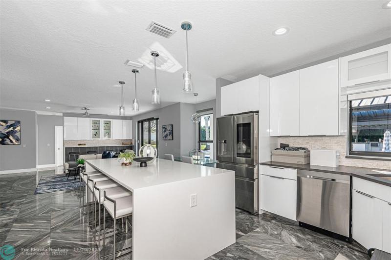  Single Family Homes Photo 9: 3541 Carlton Ln  Davie,  FL 33330