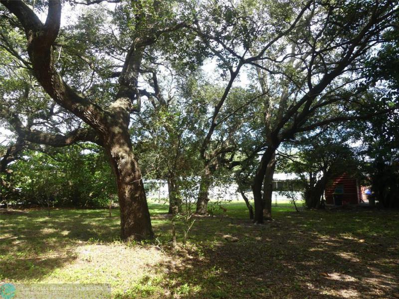  Commercial & Industrial Land Images 