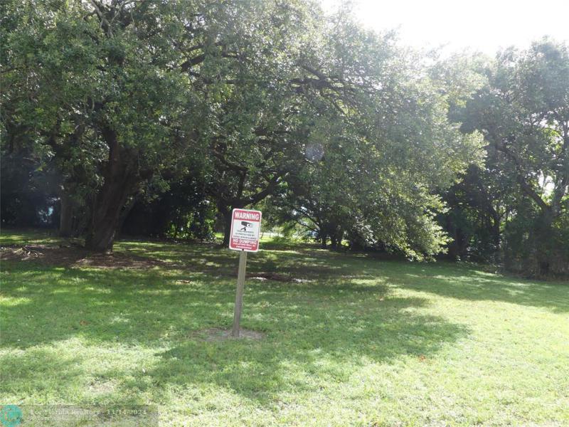  Commercial & Industrial Land Images 