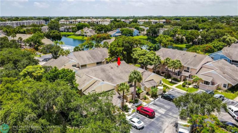  Condo & Townhome Photos