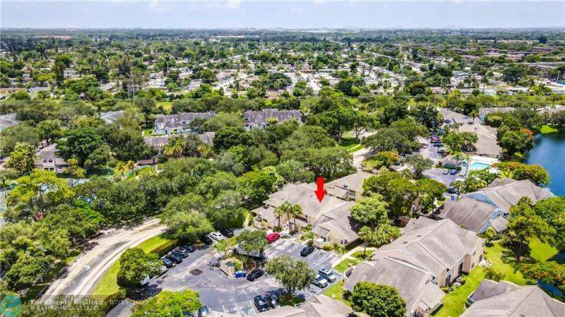  Condo & Townhome Photos