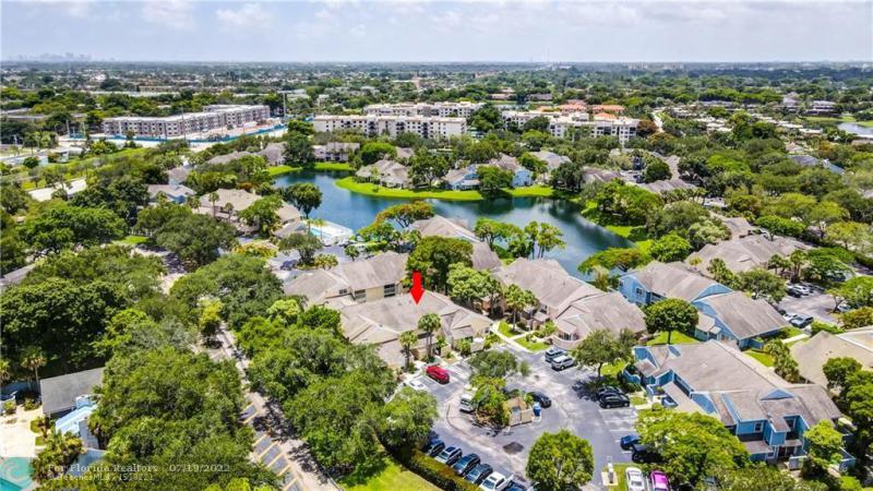  Condo & Townhome Photos