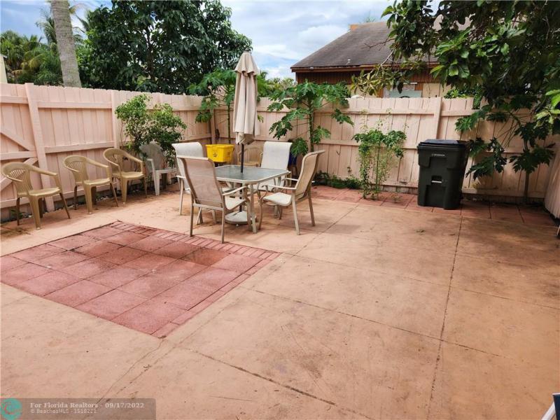  Condo & Townhome Photos