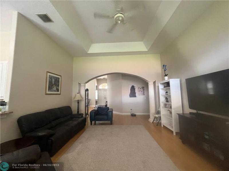  Single Family Homes Photo 11:  Miramar,  FL 33027