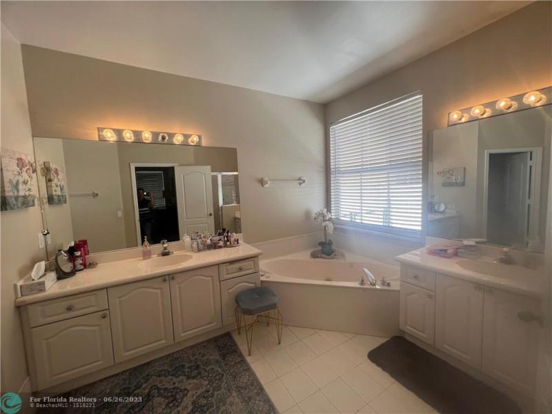 Single Family Homes Photo 17:  Miramar,  FL 33027