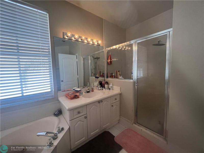  Single Family Homes Photo 18:  Miramar,  FL 33027