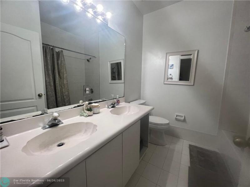  Single Family Homes Photo 25:  Miramar,  FL 33027