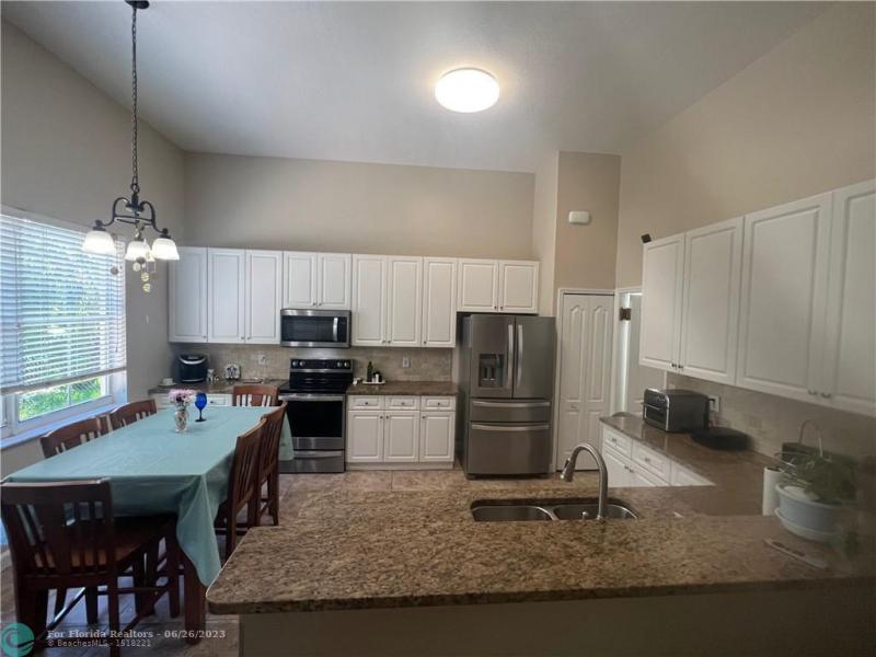  Single Family Homes Photo 5:  Miramar,  FL 33027