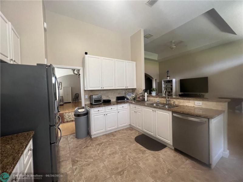  Single Family Homes Photo 7:  Miramar,  FL 33027