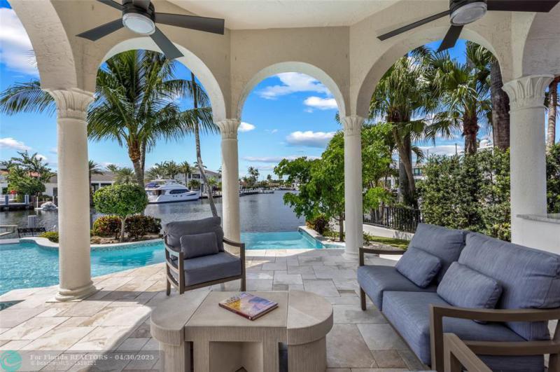  Single Family Homes Photo 43: 3111 NE 27th Ave  Lighthouse Point,  FL 33064