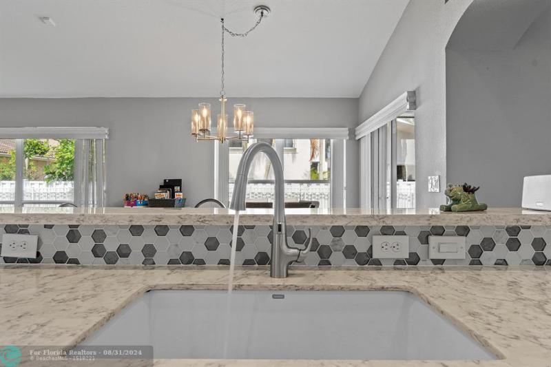  Single Family Homes Photo 10: 4188 NW 67th Ter  Coral Springs,  FL 33067