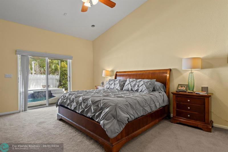  Single Family Homes Photo 19: 4188 NW 67th Ter  Coral Springs,  FL 33067