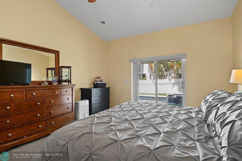  Single Family Homes Photo 21: 4188 NW 67th Ter  Coral Springs,  FL 33067