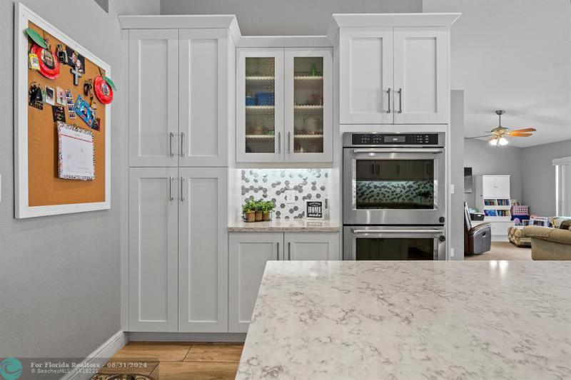  Single Family Homes Photo 6: 4188 NW 67th Ter  Coral Springs,  FL 33067