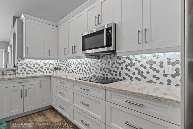  Single Family Homes Photo 8: 4188 NW 67th Ter  Coral Springs,  FL 33067