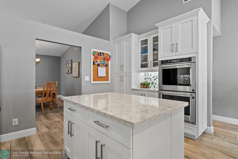  Single Family Homes Photo 9: 4188 NW 67th Ter  Coral Springs,  FL 33067