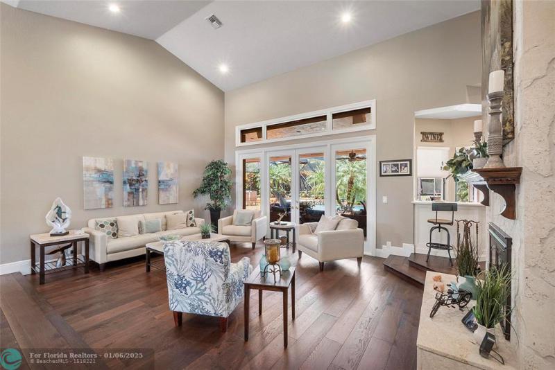  Single Family Homes Photo 10: 7577 NW 50th Ct  Coral Springs,  FL 33067