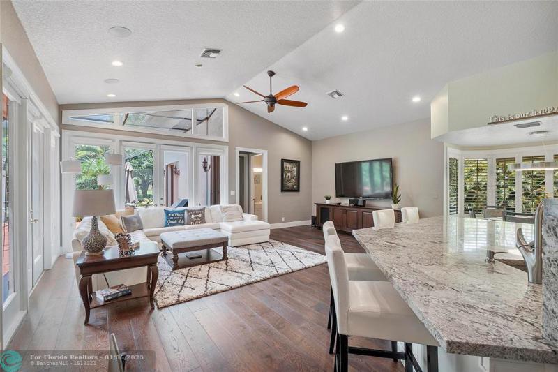  Single Family Homes Photo 15: 7577 NW 50th Ct  Coral Springs,  FL 33067