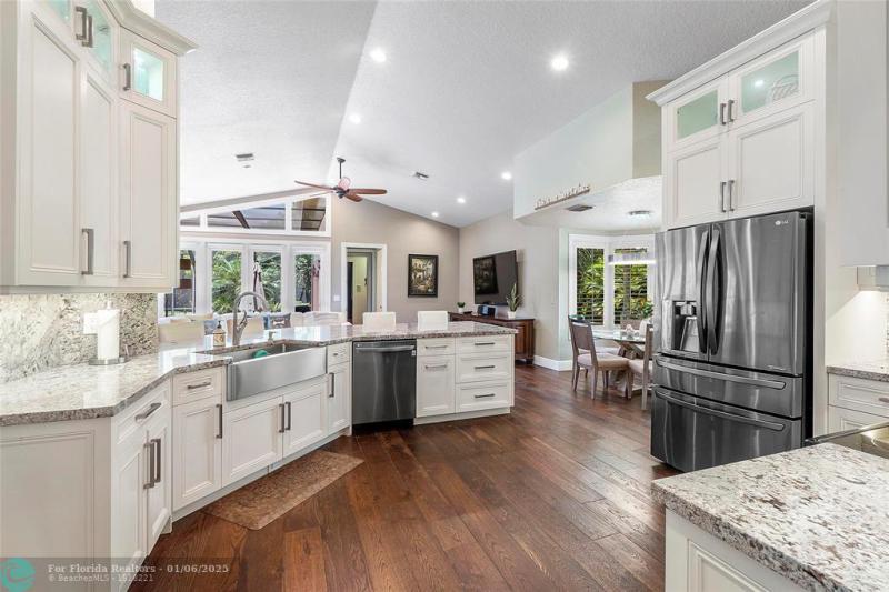  Single Family Homes Photo 16: 7577 NW 50th Ct  Coral Springs,  FL 33067