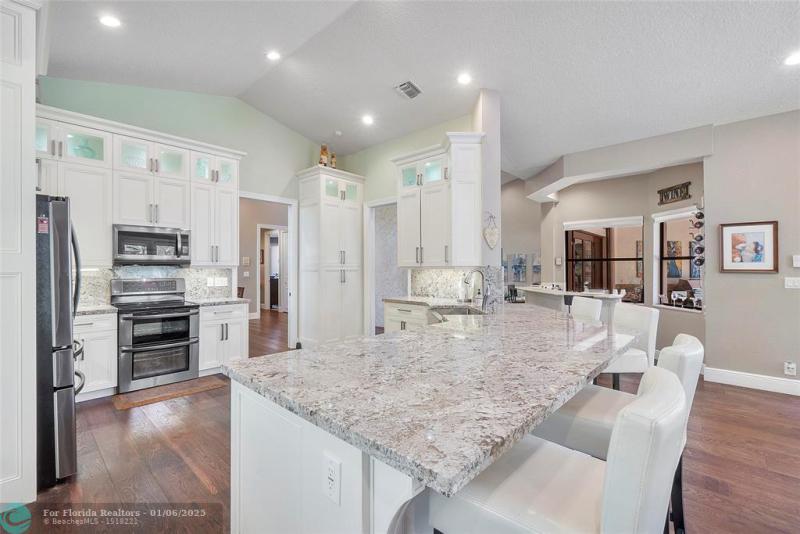  Single Family Homes Photo 18: 7577 NW 50th Ct  Coral Springs,  FL 33067