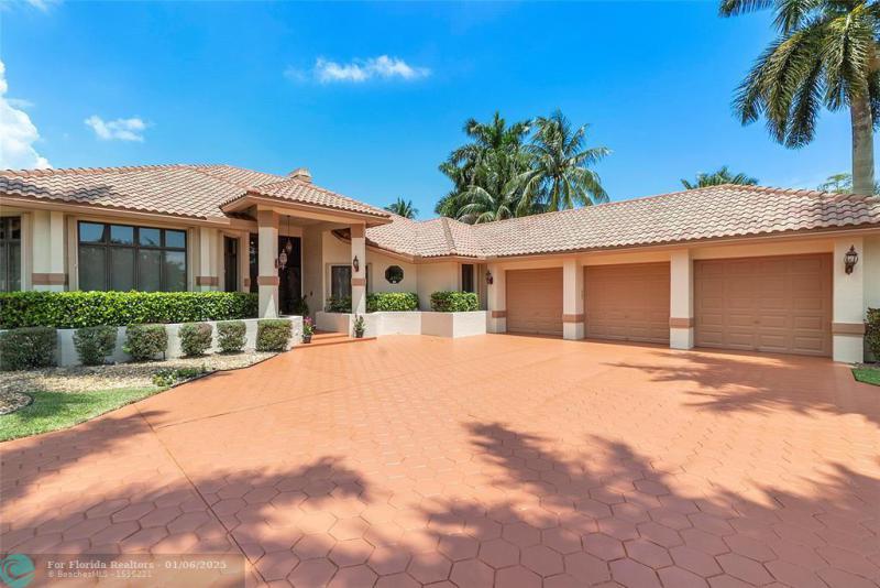  Single Family Homes Photo 3: 7577 NW 50th Ct  Coral Springs,  FL 33067